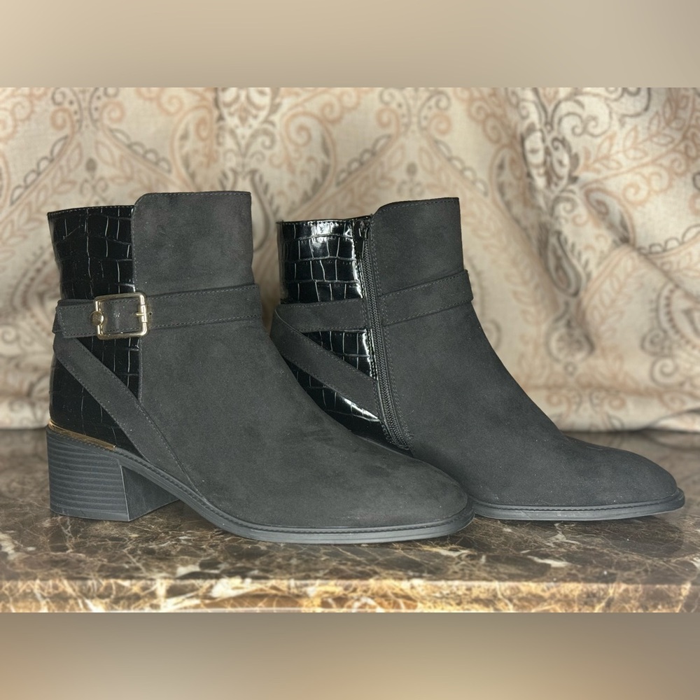Liz Claiborne boots women’s size 11 NWT